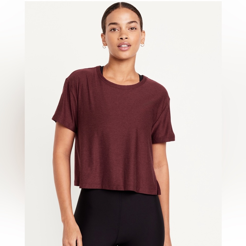 Old Navy active Cloudmotion go dry short sleeve T-shirt
